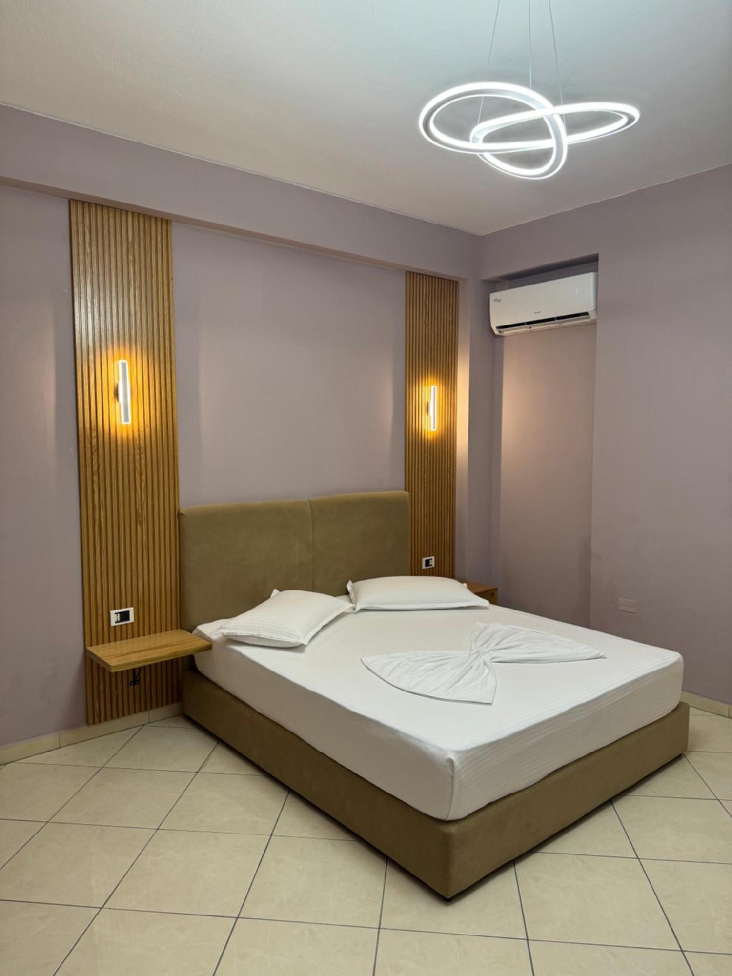 Hotel Kaloshi Mezez Exterior photo